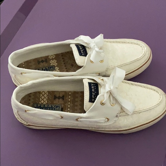 shoes - Picture 3 of 6